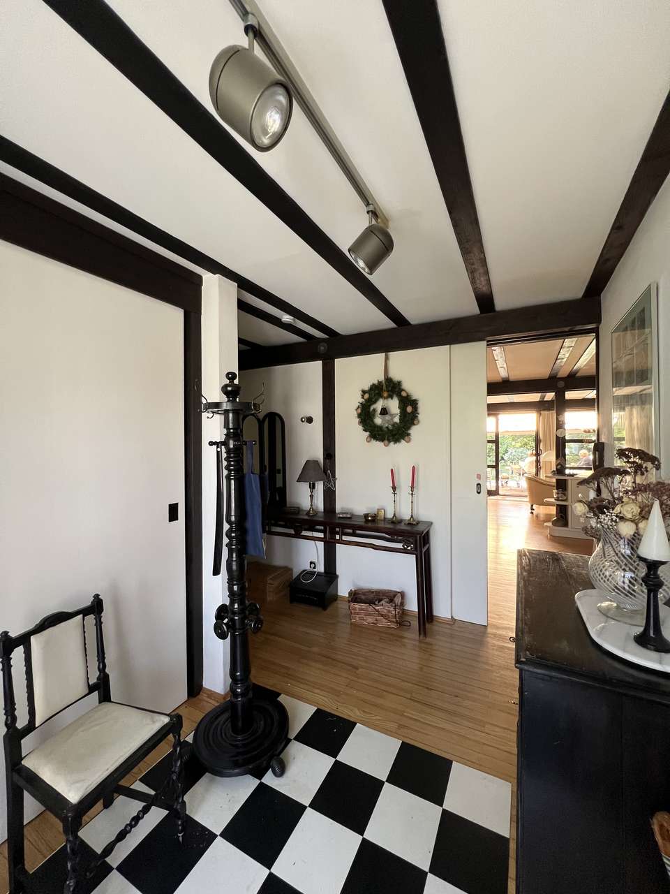 Aussergewöhnliches Holz-Architektenhaus Neubiberg