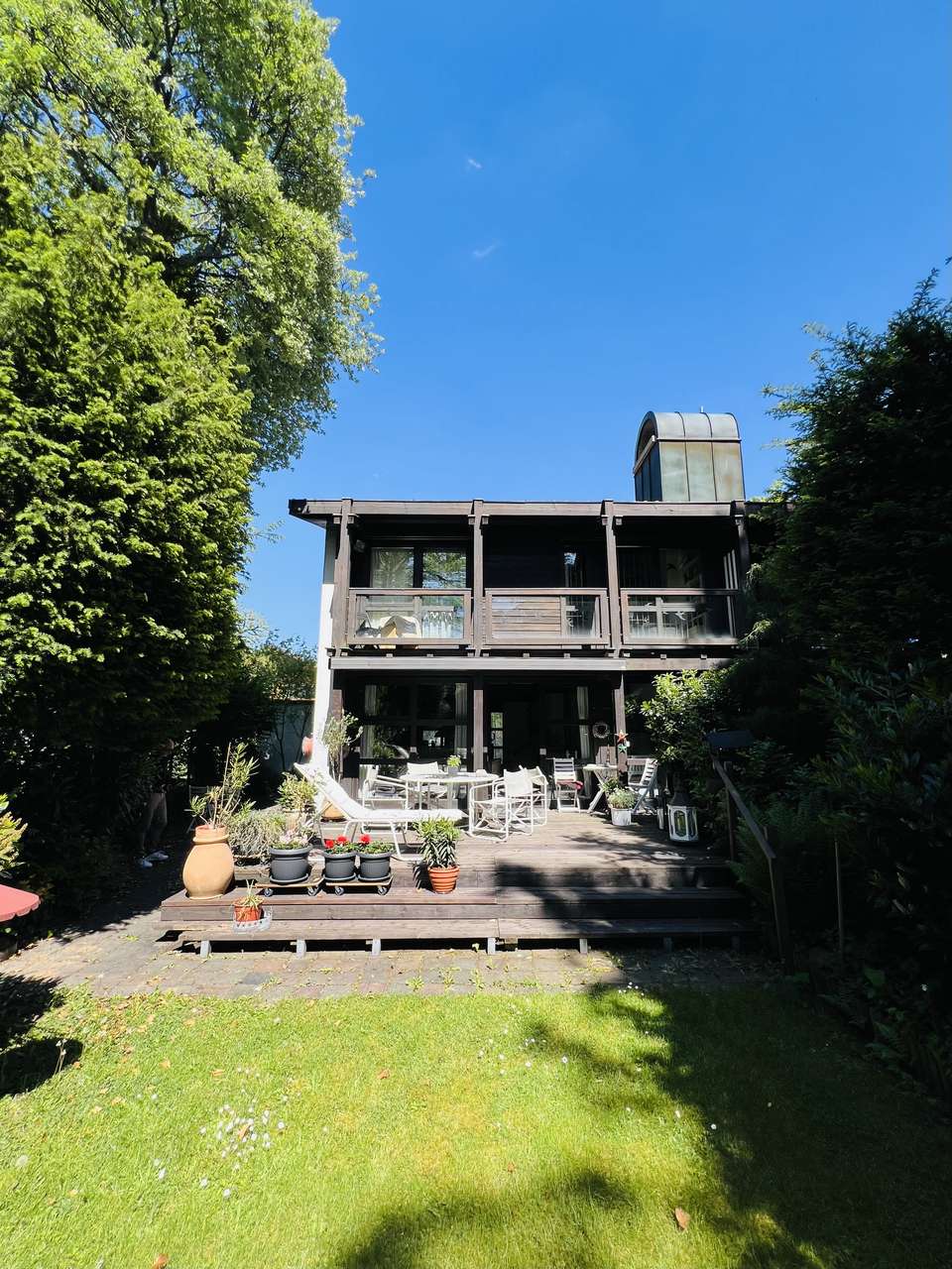 Aussergewöhnliches Holz-Architektenhaus Neubiberg