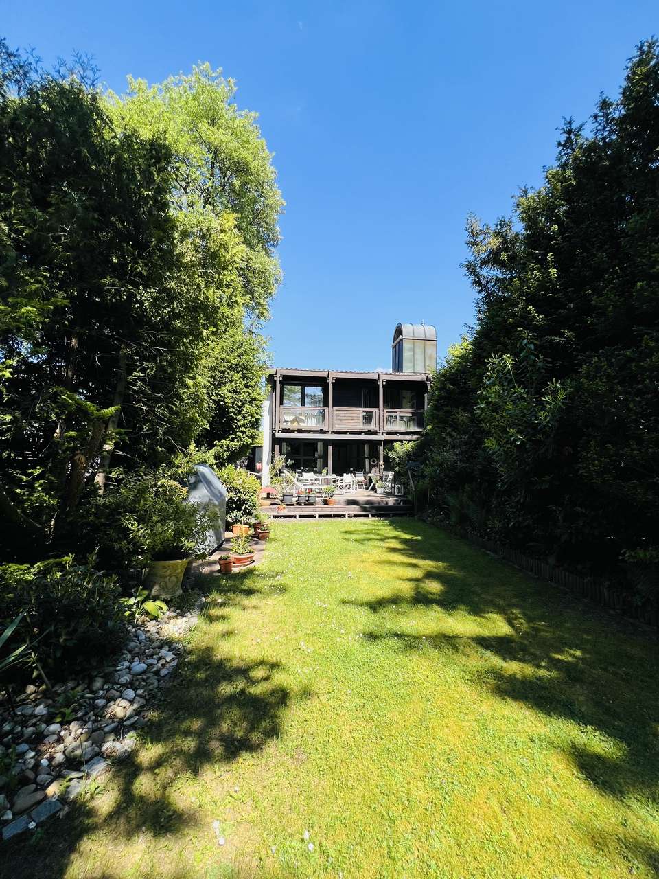 Aussergewöhnliches Holz-Architektenhaus Neubiberg
