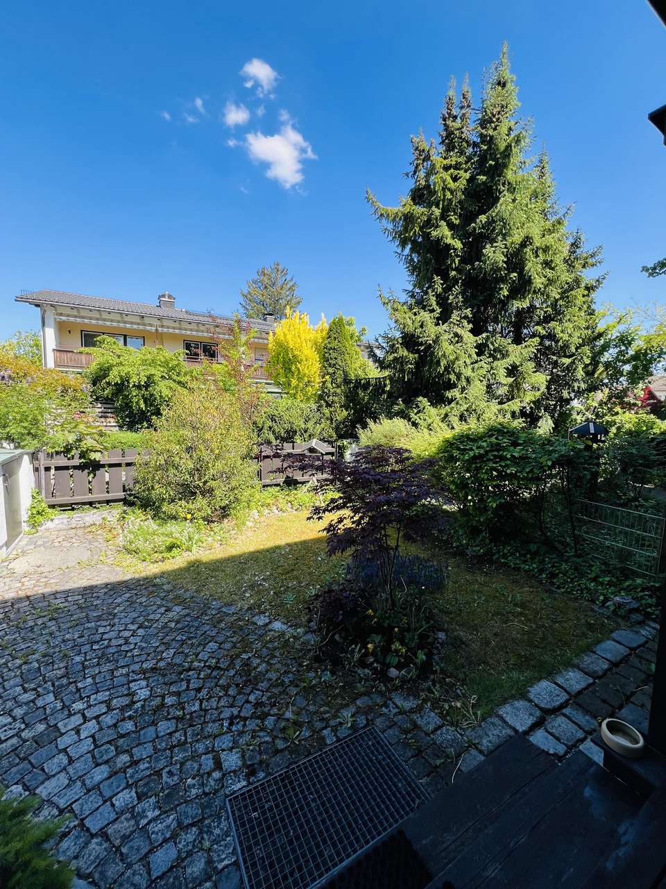 Aussergewöhnliches Holz-Architektenhaus Neubiberg